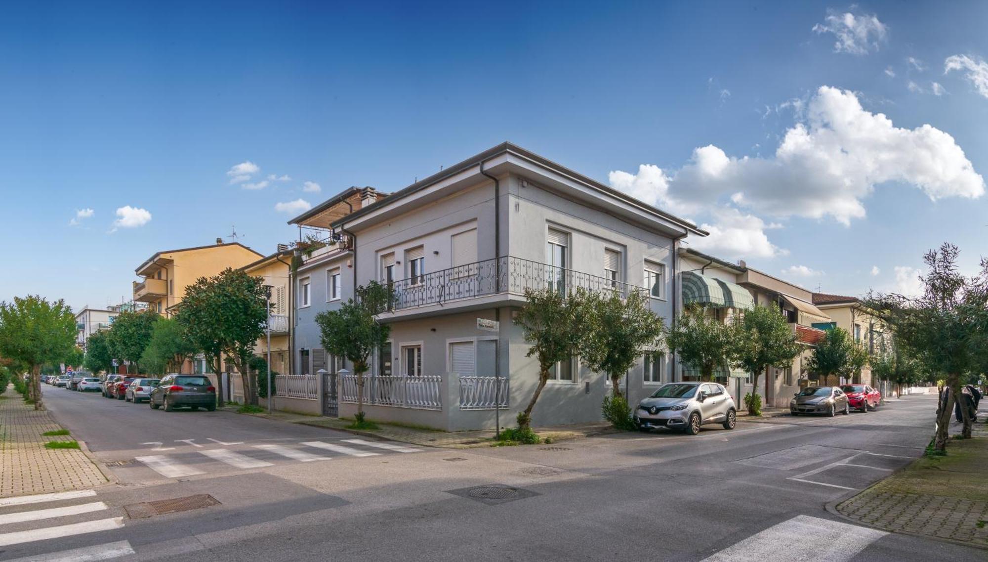 Casa Vacanze Da Antonio Ristrutturata Luglio 2023 Viareggio Exterior photo