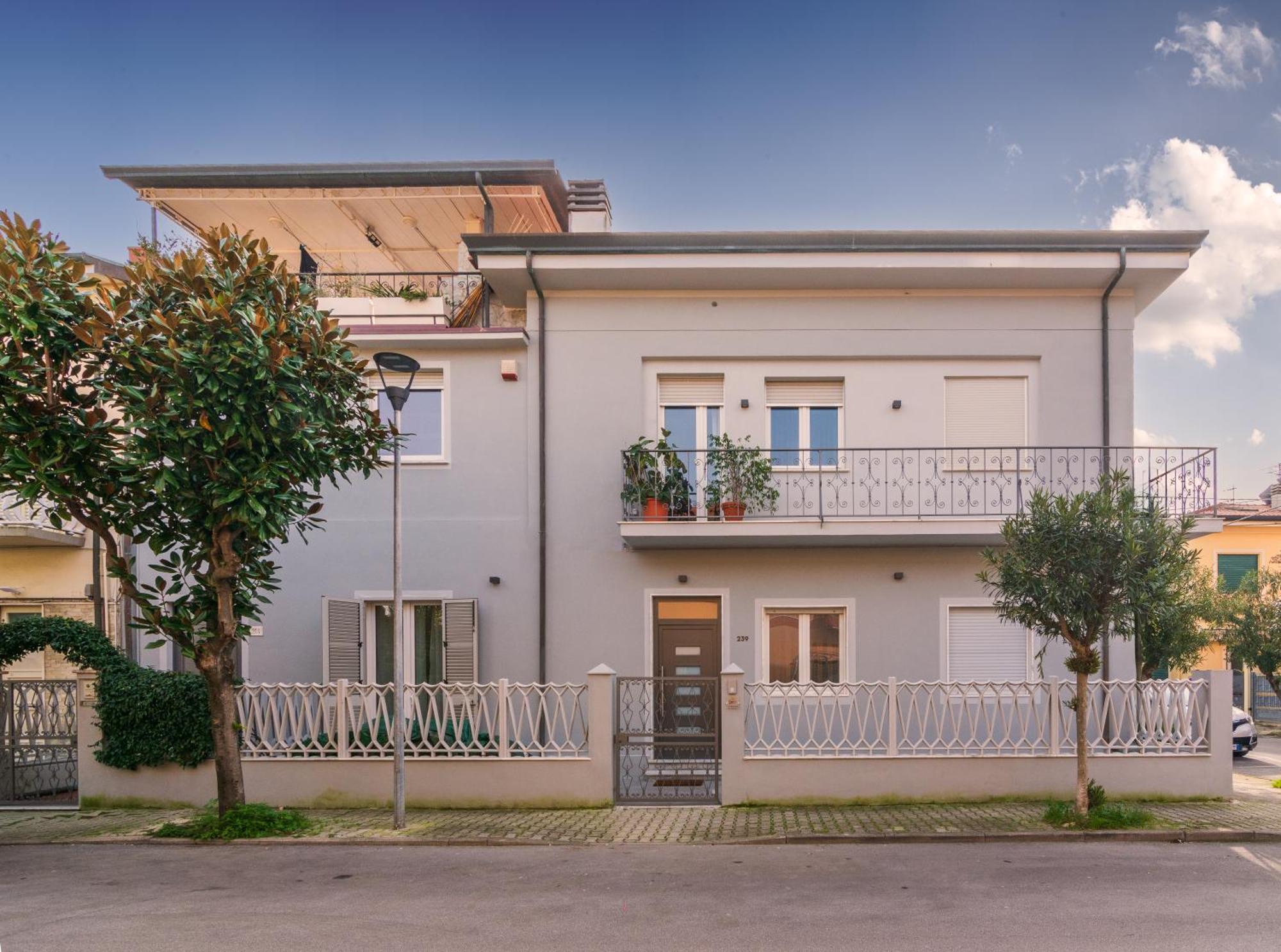 Casa Vacanze Da Antonio Ristrutturata Luglio 2023 Viareggio Exterior photo